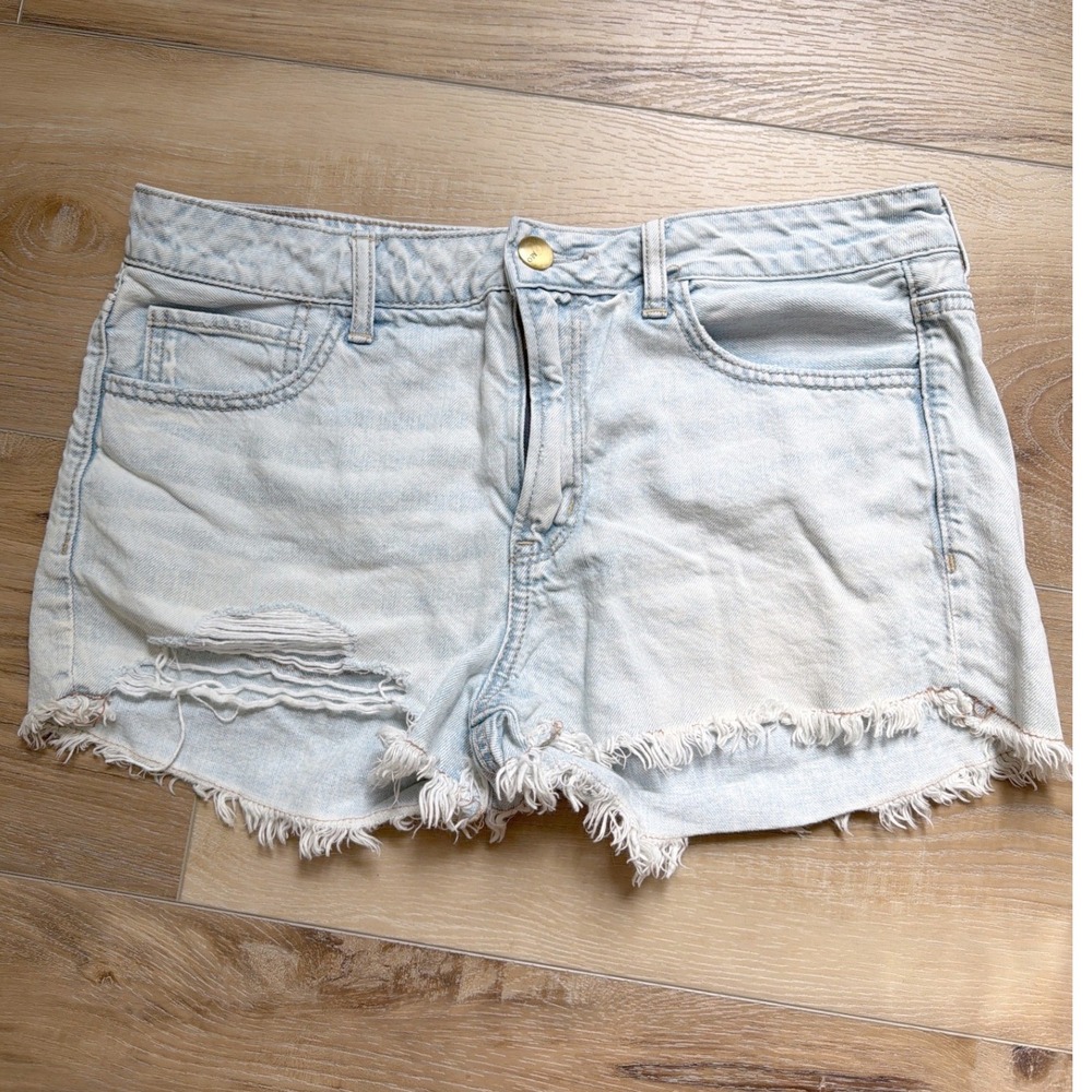 American Eagle Tomgirl Shortie Sz 12 Light Blue Distressed Denim Cut Off Shorts